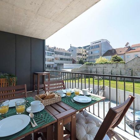 Lovelystay - Downtown Balcony Apartment With Free Parking بورتو المظهر الخارجي الصورة