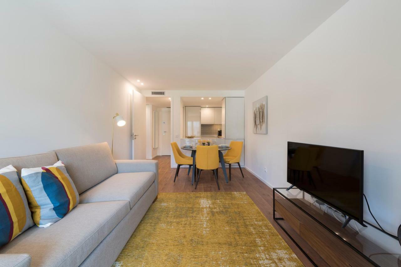Lovelystay - Downtown Balcony Apartment With Free Parking بورتو المظهر الخارجي الصورة