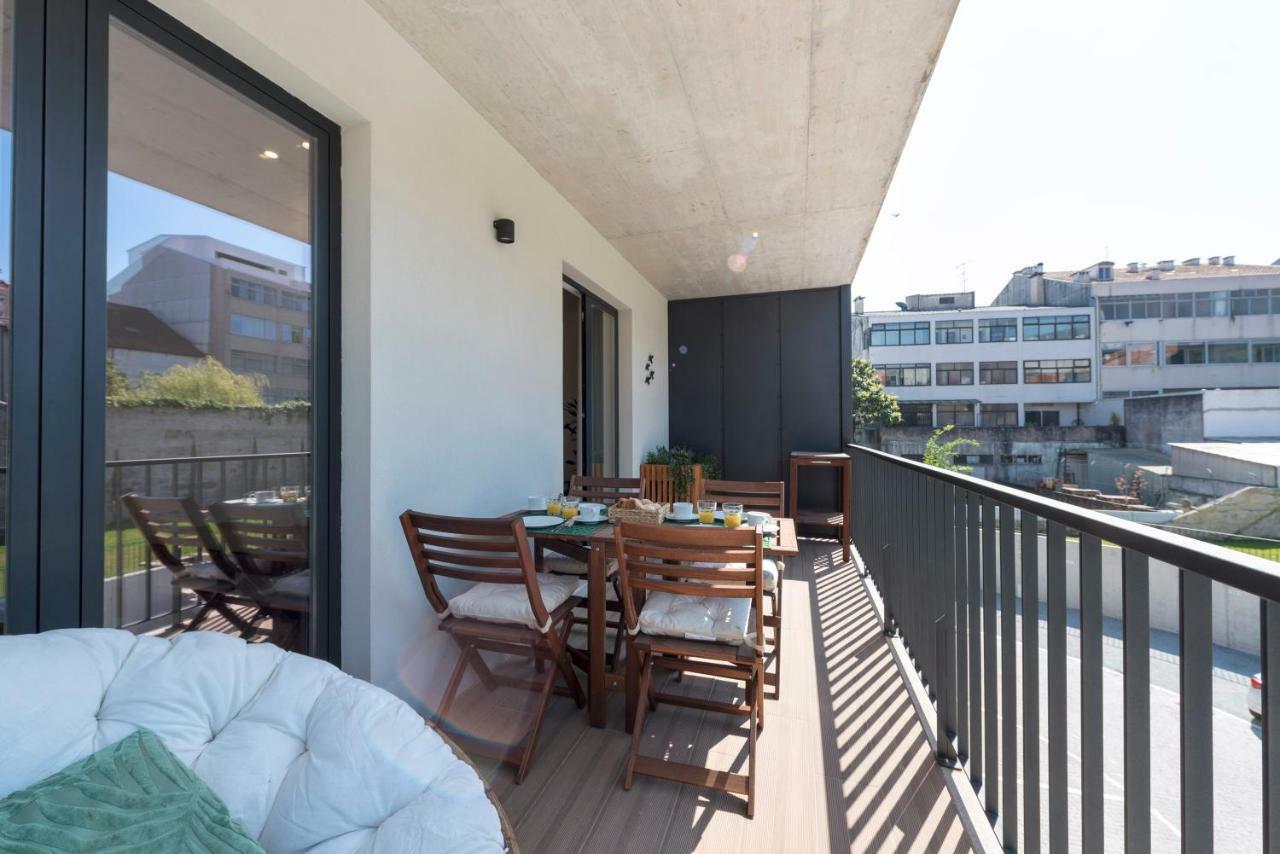 Lovelystay - Downtown Balcony Apartment With Free Parking بورتو المظهر الخارجي الصورة
