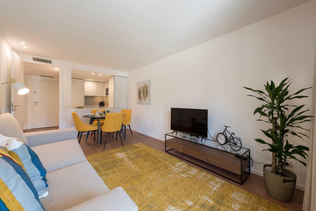 Lovelystay - Downtown Balcony Apartment With Free Parking بورتو المظهر الخارجي الصورة