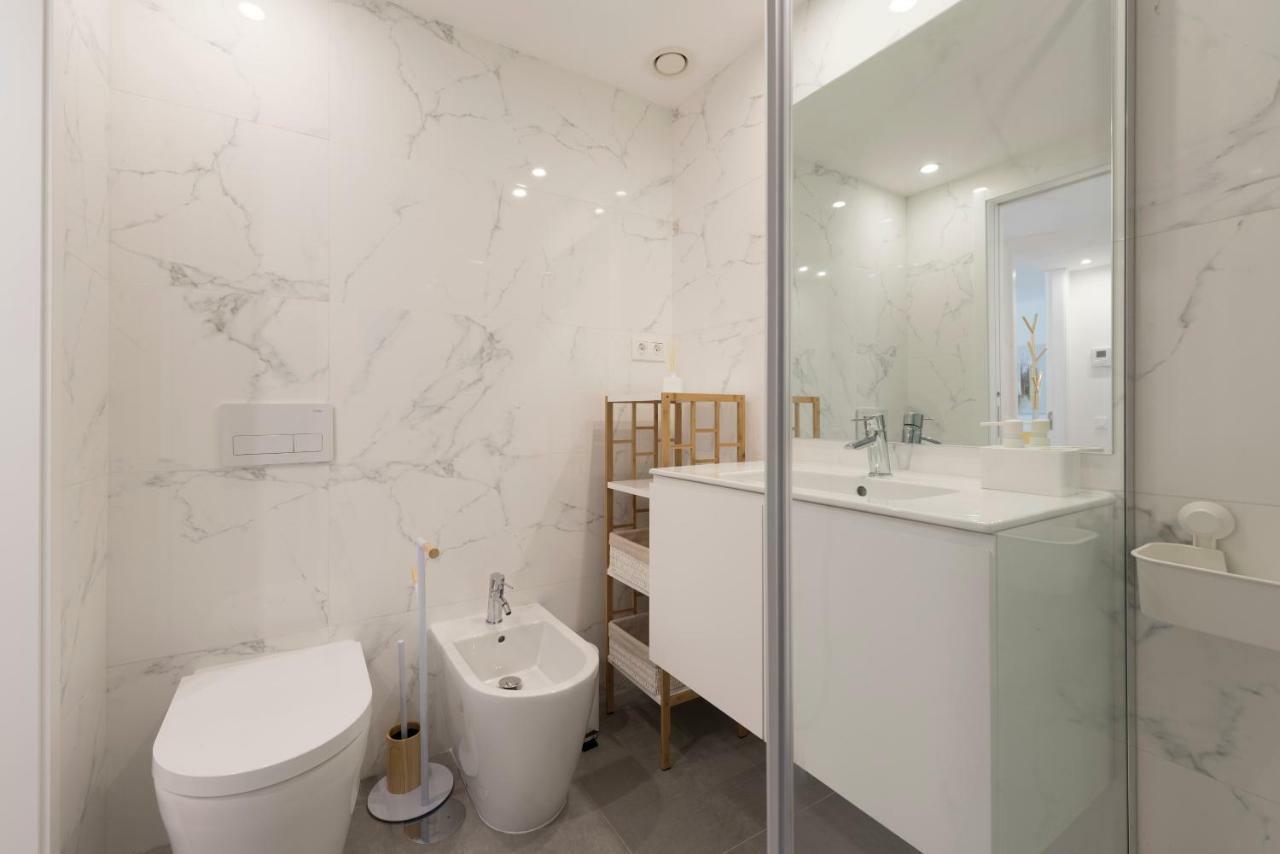 Lovelystay - Downtown Balcony Apartment With Free Parking بورتو المظهر الخارجي الصورة