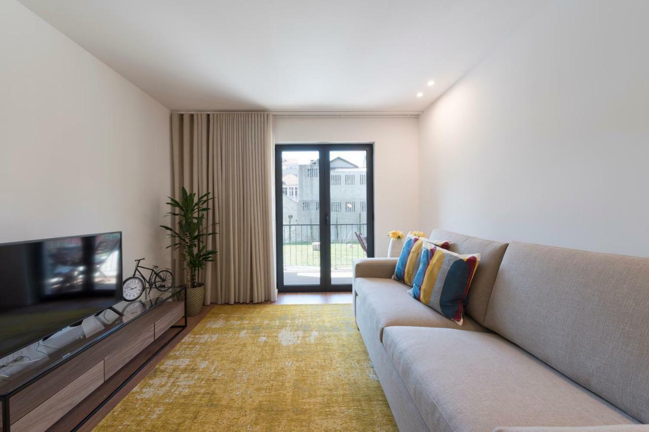 Lovelystay - Downtown Balcony Apartment With Free Parking بورتو المظهر الخارجي الصورة
